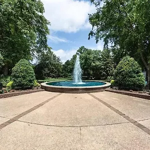 Middle Of Uptown Peaceful Living Apartment Charlotte