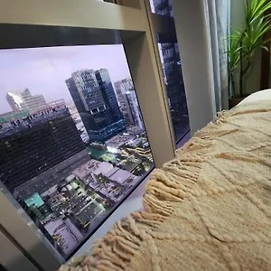 Luxestaysmnl Coastal Chic Netflx 380mbps Pool Bgc Apartment Manila